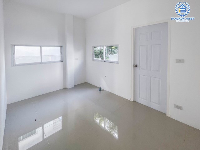 *****บ้านเดี่ยวมือสอง ม.แพลทฟอร์มออคิดพาร์ค บางนา-ตราด เนื้อที่ 56.2 ตร.ว. ฟังก์ชัน 3 ห้องนอน 2 ห้องน้ำ 2 ที่จอด บนทำเลเดินทางสะดวก เชื่อมต่อถนนบางนา-ตราด เข้าเมืองสะดวก ใกล้จุดขึ้นทางด่วน "บูรพาวิถี"